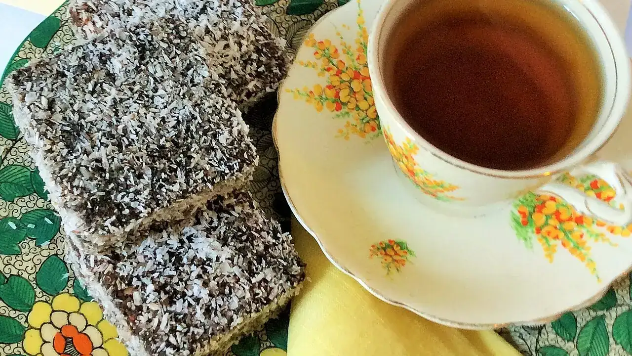 Lamingtons with tea
